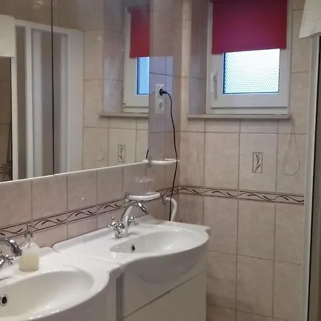 Sorompo Apartman * 巴拉腾肯尼斯